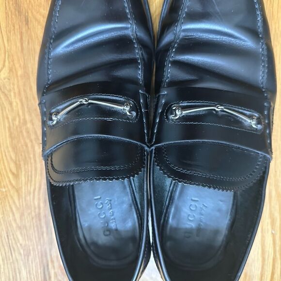 Gucci Men's Black Leather Loafers with Silver Accent - Picture 1 of 5